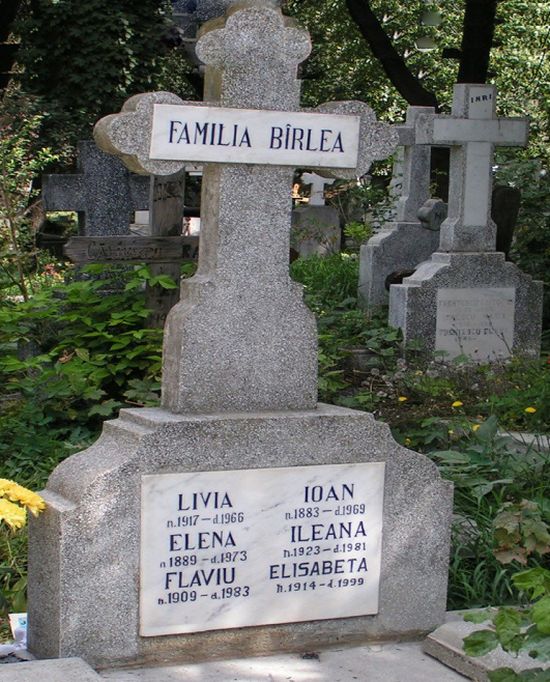 Fotografia reprezintă mormântul familiei Bârlea din Cimitirul Bellu Ortodox din Bucureşti. Aici sunt înmormântaţi Ion Bârlea, soţia sa Elena, fiicele Livia şi Ileana, fiul său Flaviu şi soţia acestuia Elisabeta.